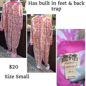Size small ladies pjs